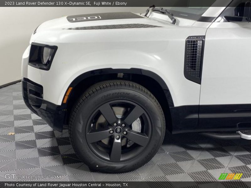 Fuji White / Ebony 2023 Land Rover Defender 130 X-Dynamic SE