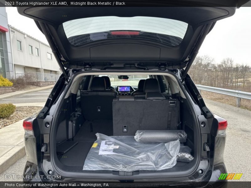 Midnight Black Metallic / Black 2023 Toyota Highlander XLE AWD