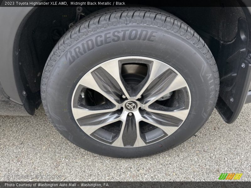 Midnight Black Metallic / Black 2023 Toyota Highlander XLE AWD