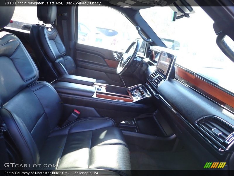 Front Seat of 2018 Navigator Select 4x4