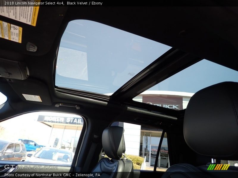 Sunroof of 2018 Navigator Select 4x4