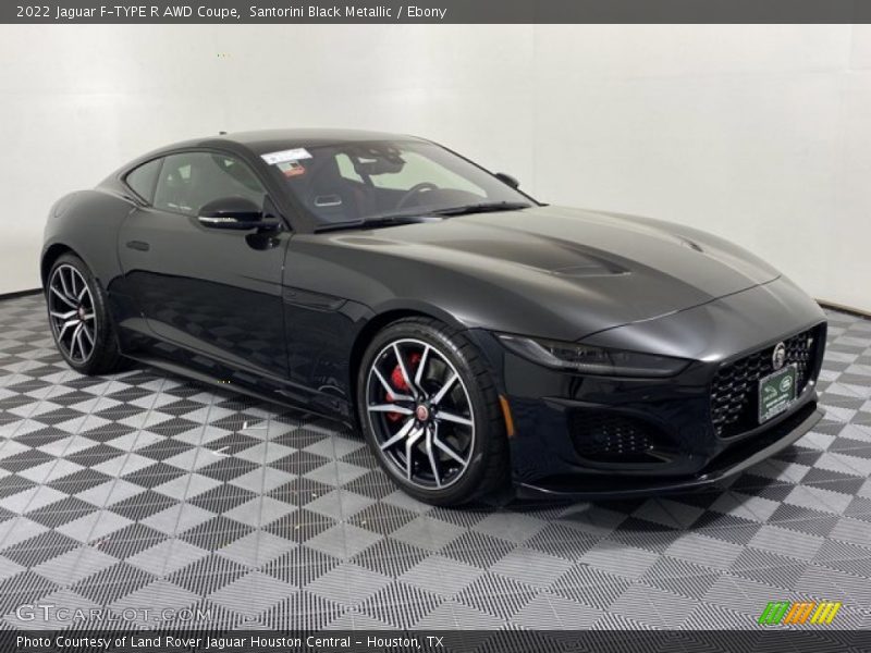 Front 3/4 View of 2022 F-TYPE R AWD Coupe