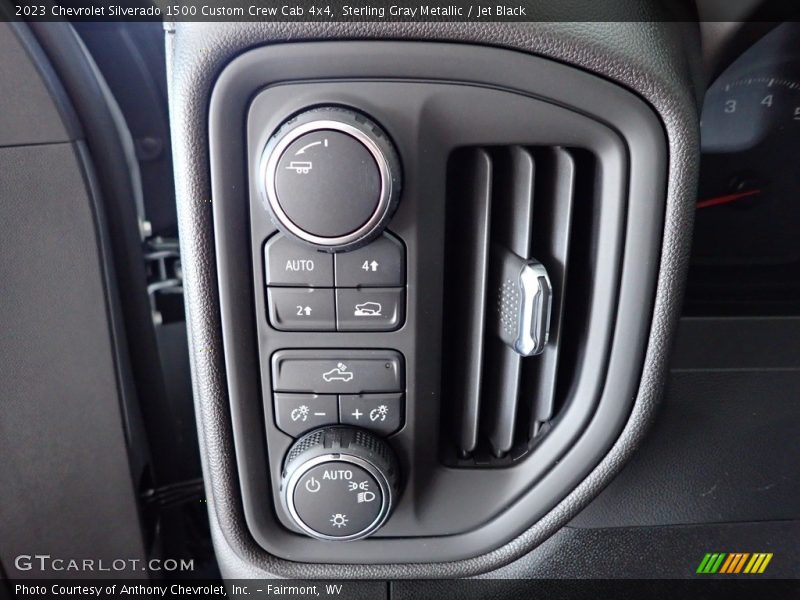 Sterling Gray Metallic / Jet Black 2023 Chevrolet Silverado 1500 Custom Crew Cab 4x4