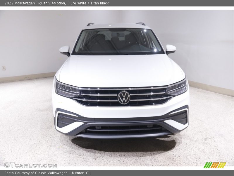 Pure White / Titan Black 2022 Volkswagen Tiguan S 4Motion
