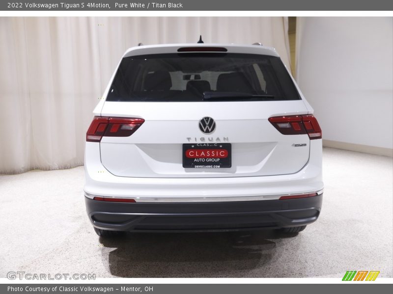 Pure White / Titan Black 2022 Volkswagen Tiguan S 4Motion