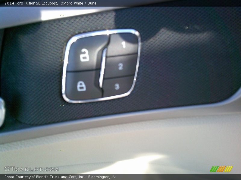 Oxford White / Dune 2014 Ford Fusion SE EcoBoost