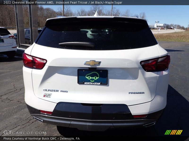 Iridescent Pearl Tricoat / Jet Black/­Maple Sugar 2022 Chevrolet Blazer Premier AWD