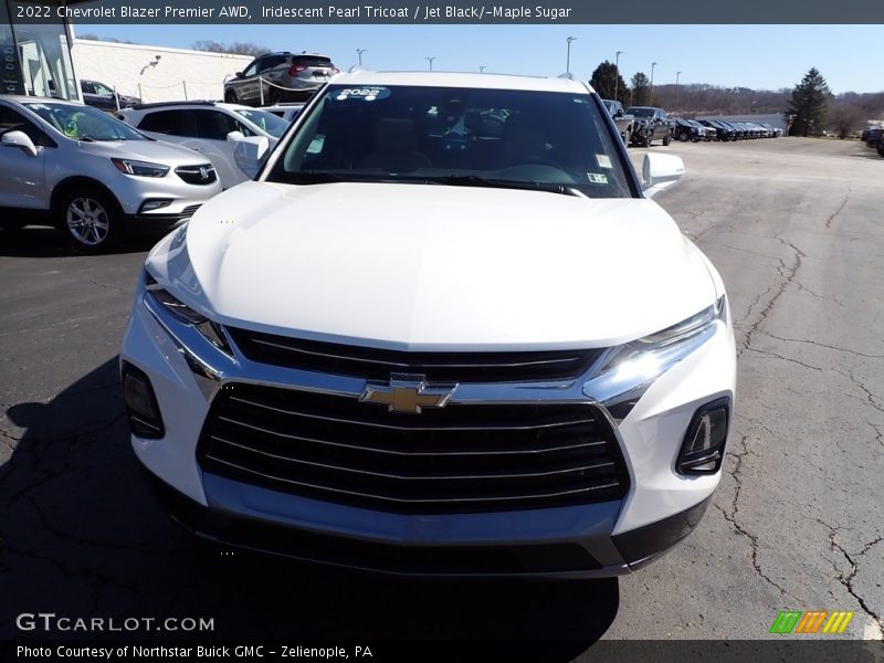 Iridescent Pearl Tricoat / Jet Black/­Maple Sugar 2022 Chevrolet Blazer Premier AWD
