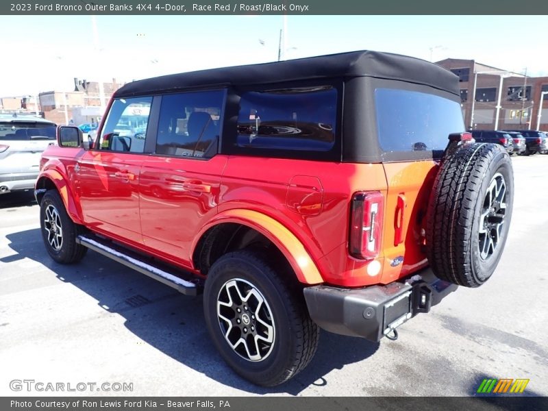 Race Red / Roast/Black Onyx 2023 Ford Bronco Outer Banks 4X4 4-Door