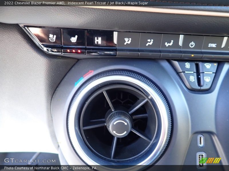 Iridescent Pearl Tricoat / Jet Black/­Maple Sugar 2022 Chevrolet Blazer Premier AWD