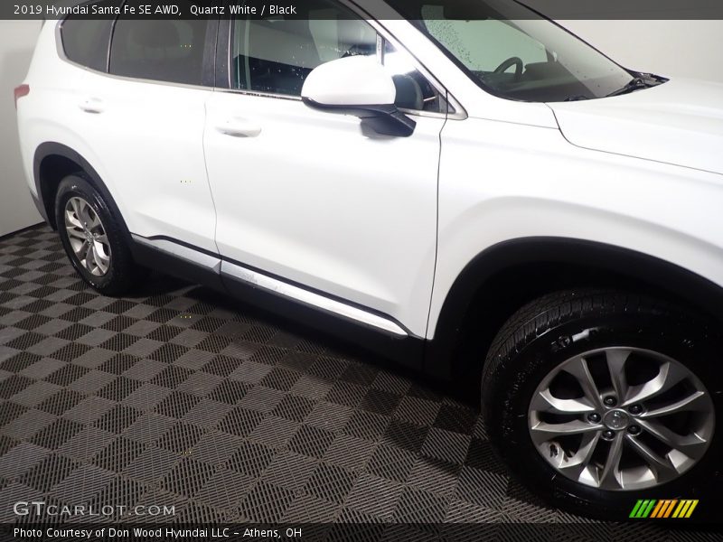 Quartz White / Black 2019 Hyundai Santa Fe SE AWD
