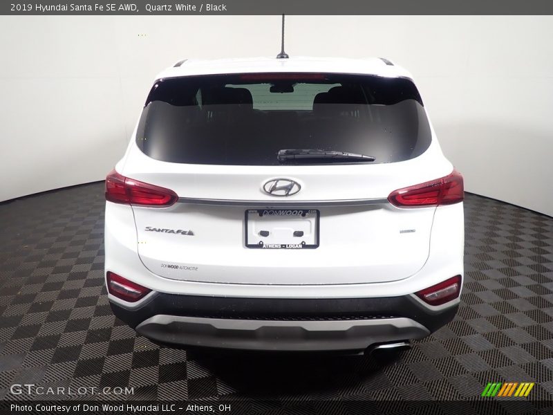 Quartz White / Black 2019 Hyundai Santa Fe SE AWD
