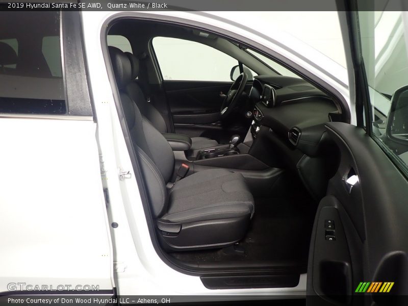 Quartz White / Black 2019 Hyundai Santa Fe SE AWD