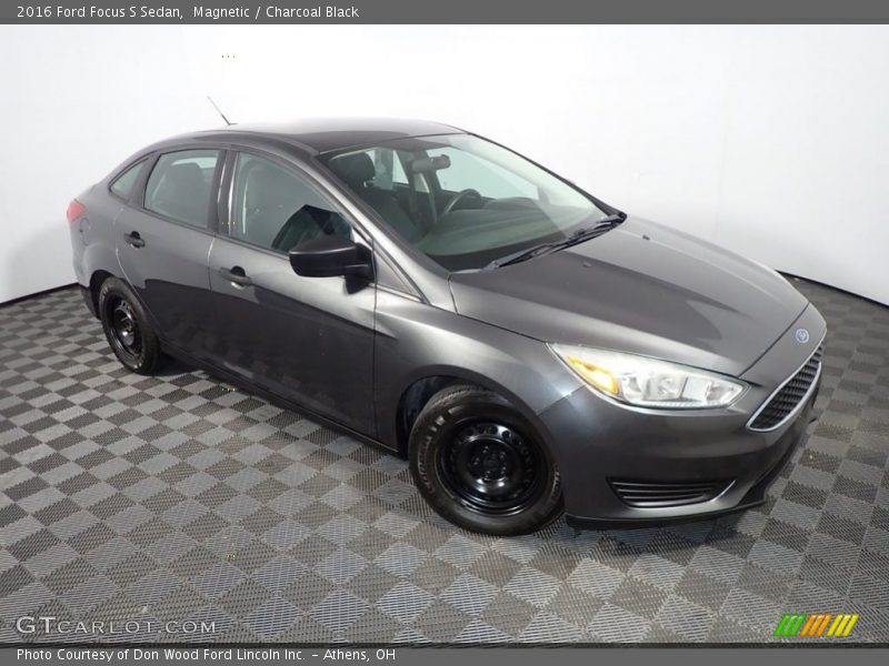 Magnetic / Charcoal Black 2016 Ford Focus S Sedan