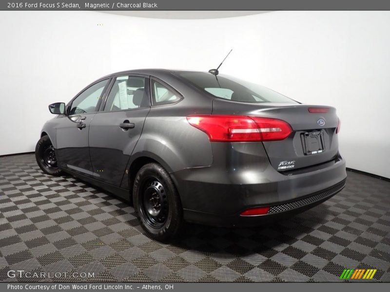 Magnetic / Charcoal Black 2016 Ford Focus S Sedan