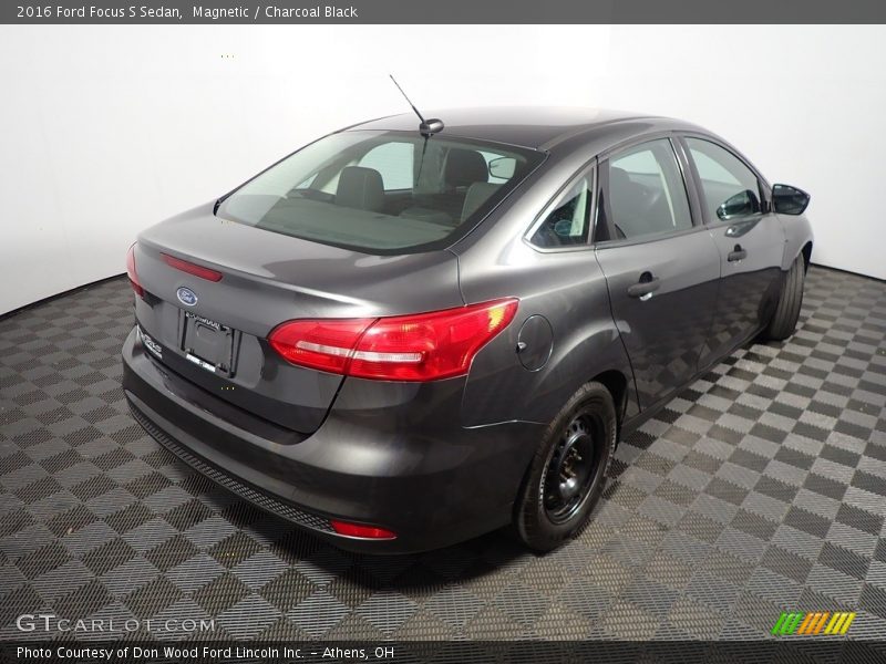 Magnetic / Charcoal Black 2016 Ford Focus S Sedan