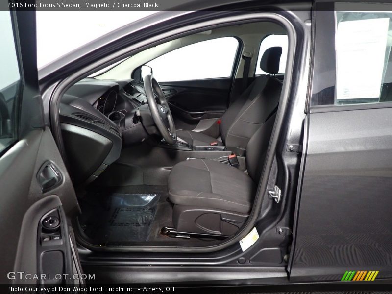 Magnetic / Charcoal Black 2016 Ford Focus S Sedan