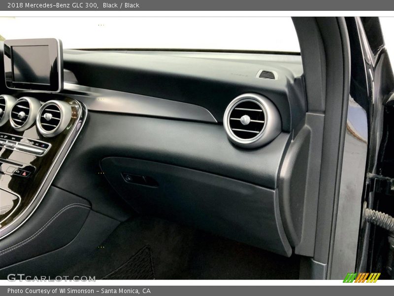 Black / Black 2018 Mercedes-Benz GLC 300