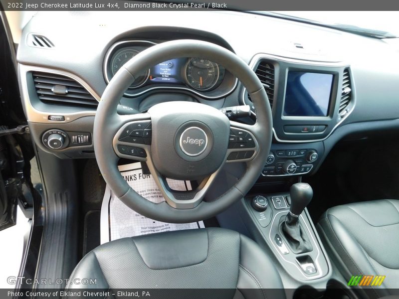 Diamond Black Crystal Pearl / Black 2022 Jeep Cherokee Latitude Lux 4x4