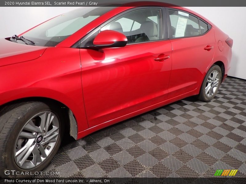 Scarlet Red Pearl / Gray 2020 Hyundai Elantra SEL
