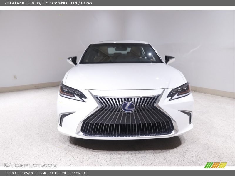  2019 ES 300h Eminent White Pearl