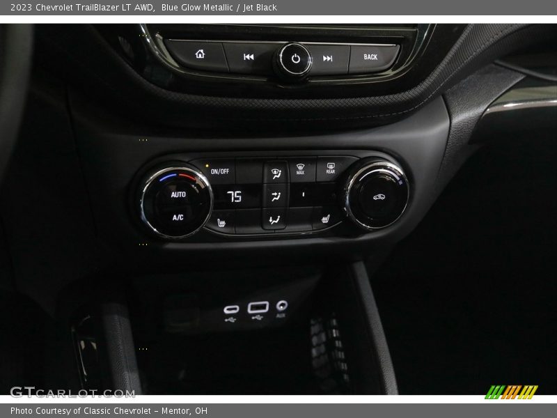 Controls of 2023 TrailBlazer LT AWD