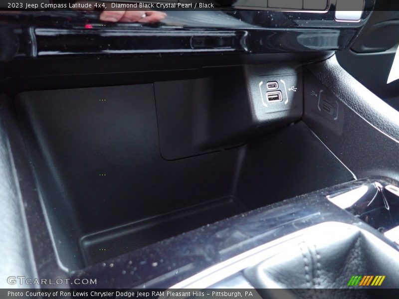 Diamond Black Crystal Pearl / Black 2023 Jeep Compass Latitude 4x4