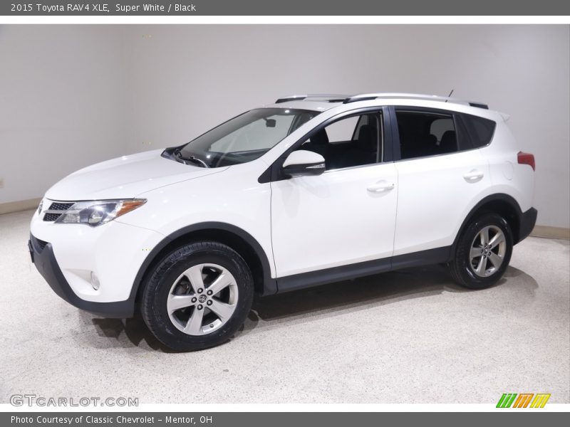 Super White / Black 2015 Toyota RAV4 XLE