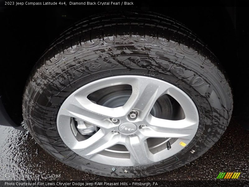 Diamond Black Crystal Pearl / Black 2023 Jeep Compass Latitude 4x4