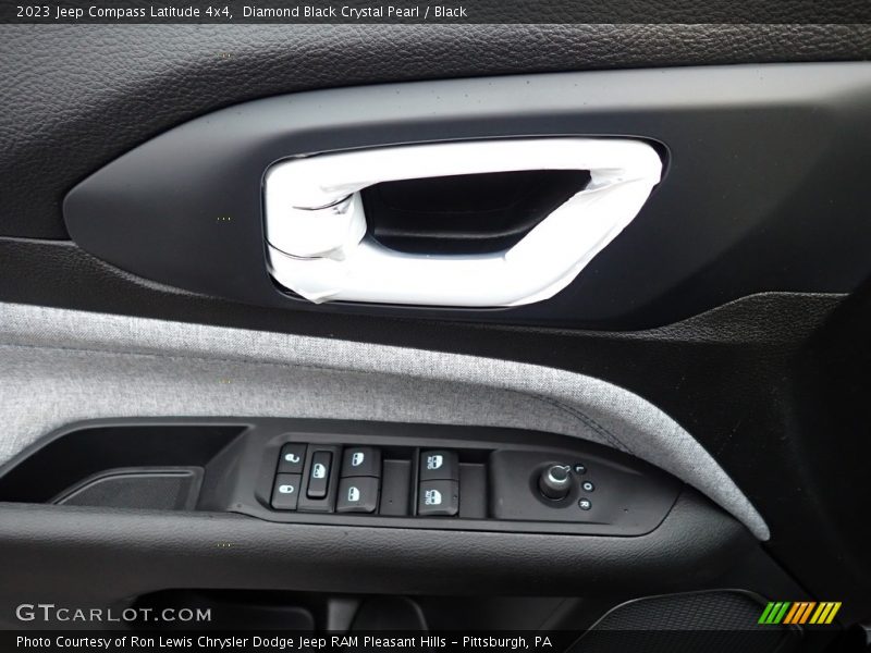 Diamond Black Crystal Pearl / Black 2023 Jeep Compass Latitude 4x4