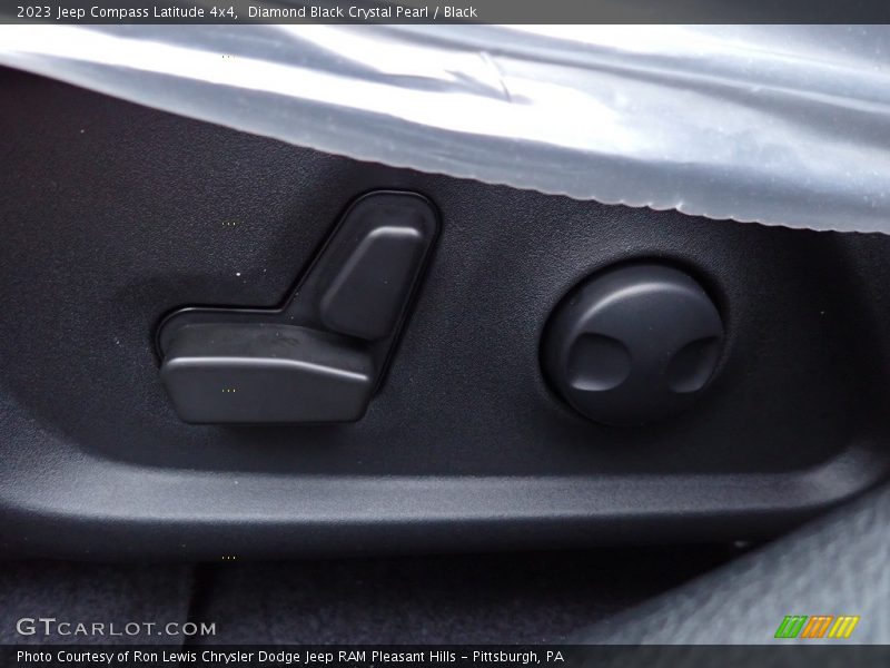 Diamond Black Crystal Pearl / Black 2023 Jeep Compass Latitude 4x4