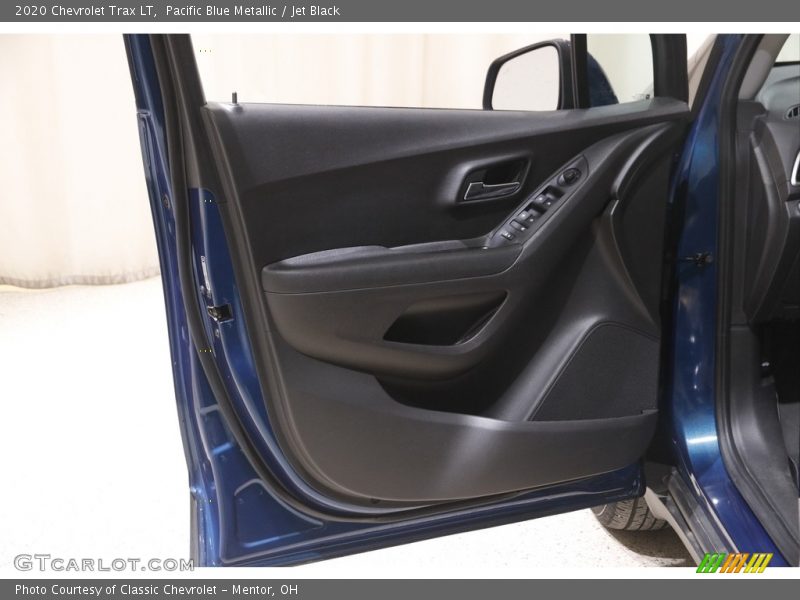 Pacific Blue Metallic / Jet Black 2020 Chevrolet Trax LT