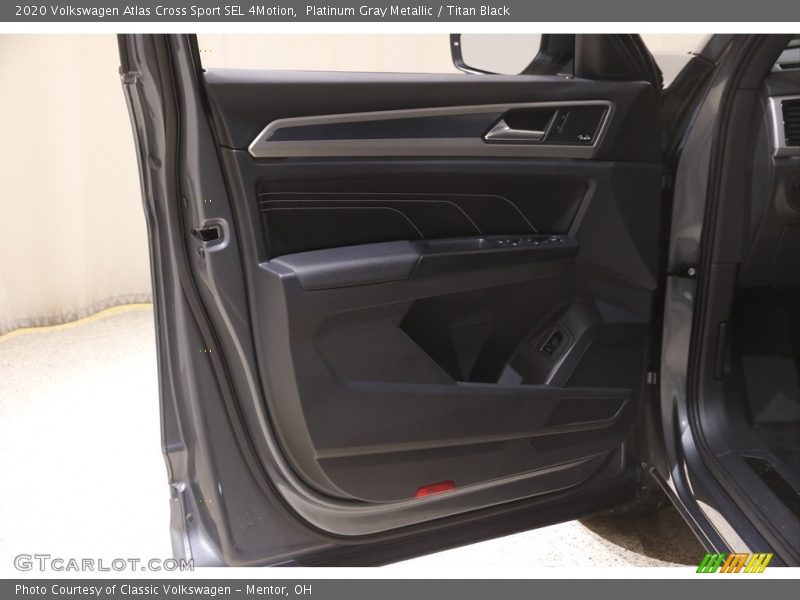 Door Panel of 2020 Atlas Cross Sport SEL 4Motion