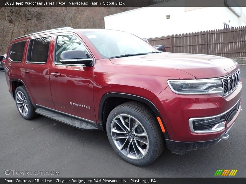 Front 3/4 View of 2023 Wagoneer Series II 4x4