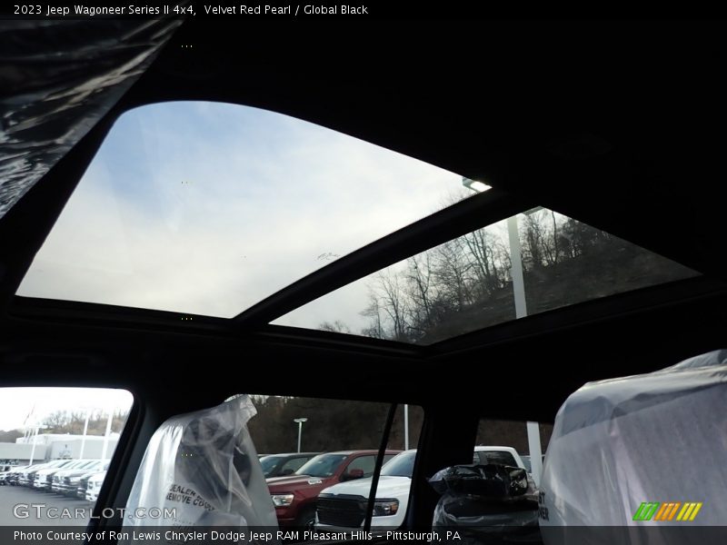 Sunroof of 2023 Wagoneer Series II 4x4