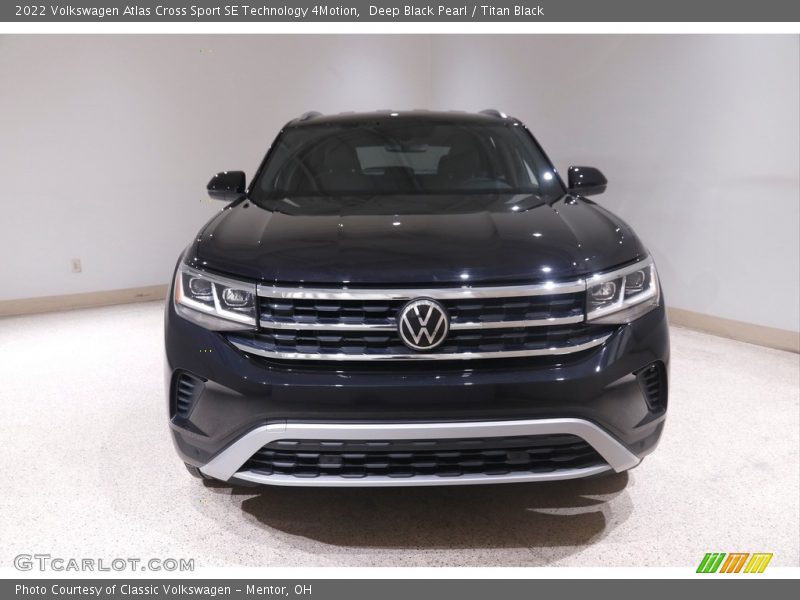 Deep Black Pearl / Titan Black 2022 Volkswagen Atlas Cross Sport SE Technology 4Motion