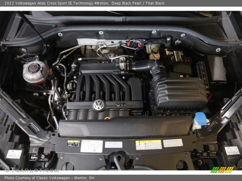 Deep Black Pearl / Titan Black 2022 Volkswagen Atlas Cross Sport SE Technology 4Motion