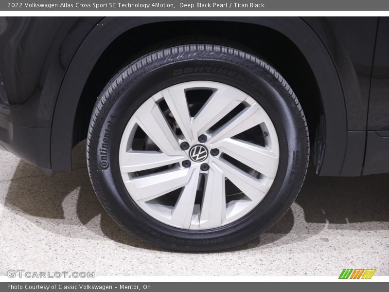 Deep Black Pearl / Titan Black 2022 Volkswagen Atlas Cross Sport SE Technology 4Motion