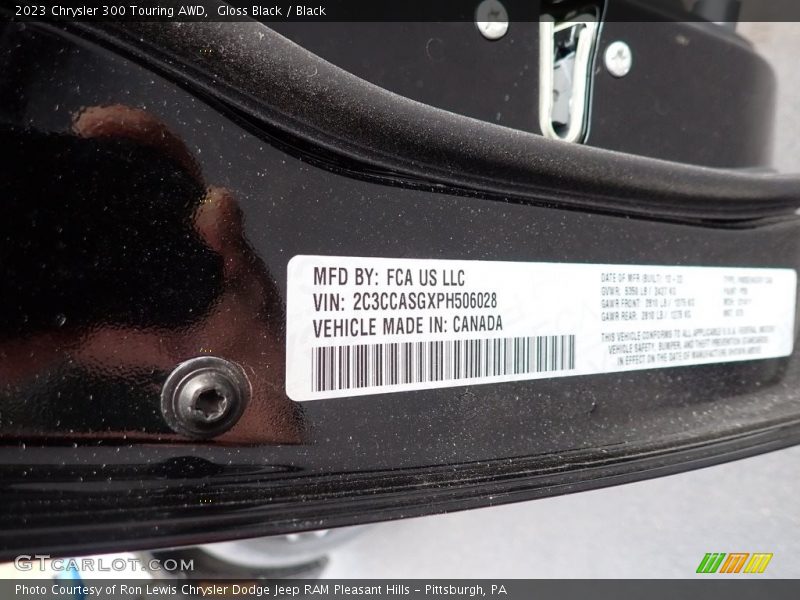 Gloss Black / Black 2023 Chrysler 300 Touring AWD