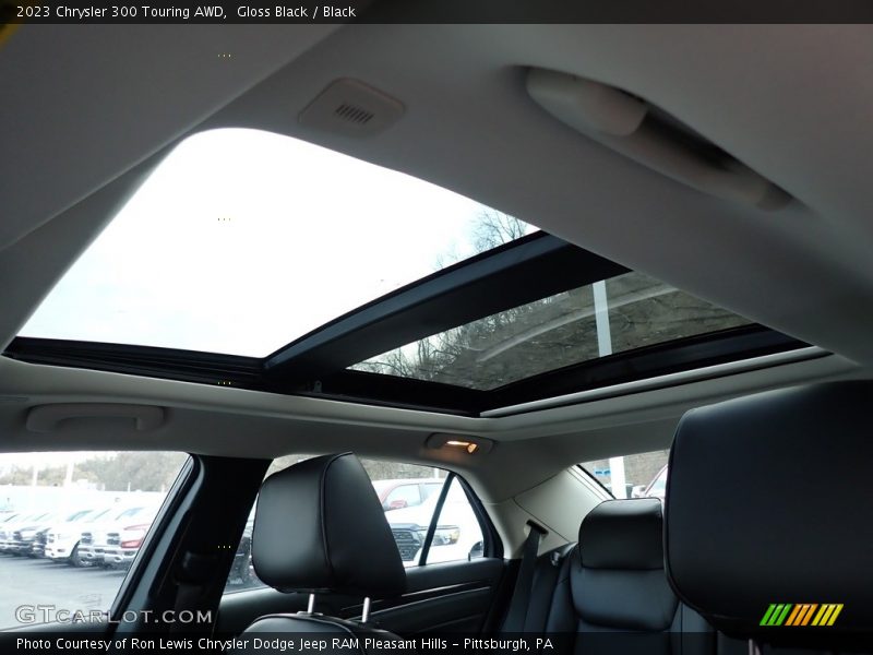 Sunroof of 2023 300 Touring AWD