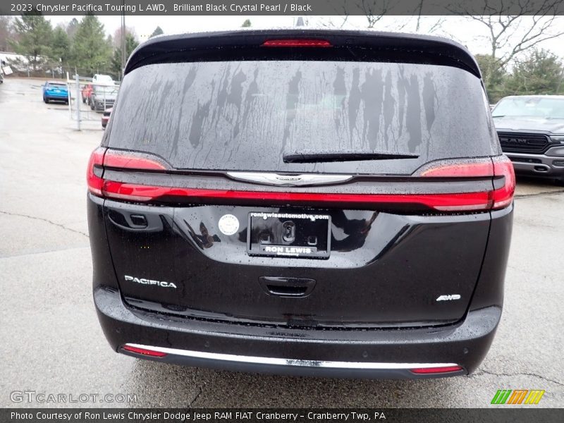 Brilliant Black Crystal Pearl / Black 2023 Chrysler Pacifica Touring L AWD