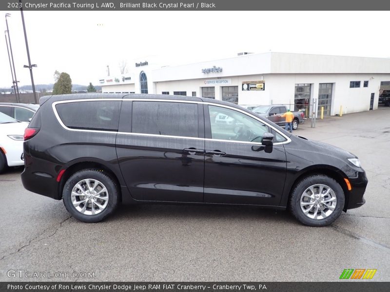 Brilliant Black Crystal Pearl / Black 2023 Chrysler Pacifica Touring L AWD