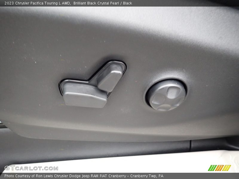 Brilliant Black Crystal Pearl / Black 2023 Chrysler Pacifica Touring L AWD
