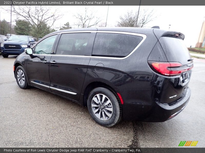 Brilliant Black Crystal Pearl / Black 2023 Chrysler Pacifica Hybrid Limited