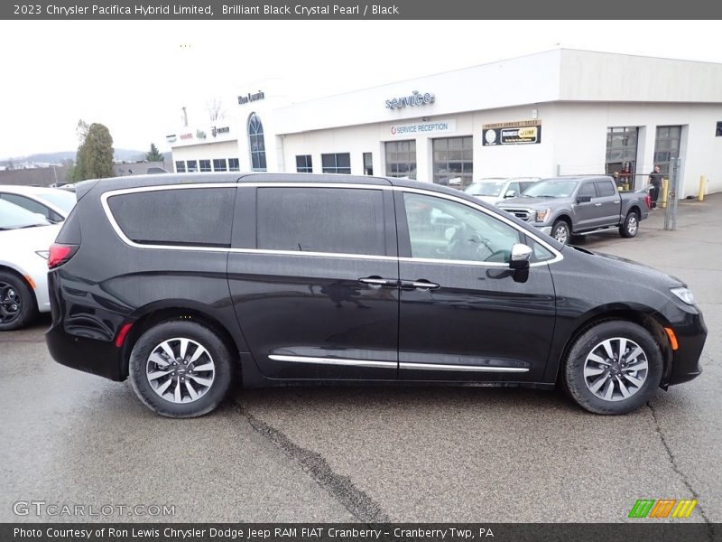 Brilliant Black Crystal Pearl / Black 2023 Chrysler Pacifica Hybrid Limited