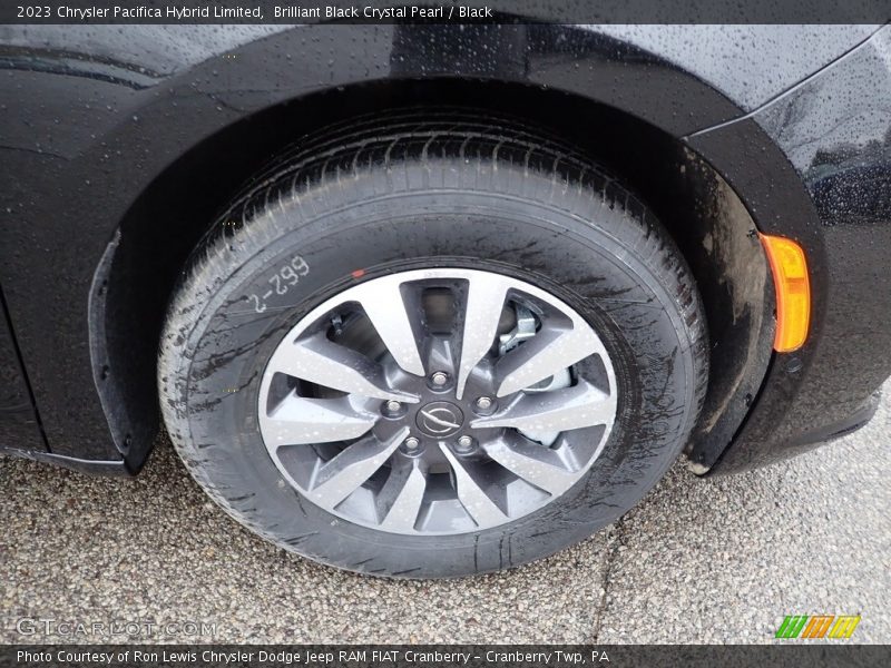 Brilliant Black Crystal Pearl / Black 2023 Chrysler Pacifica Hybrid Limited