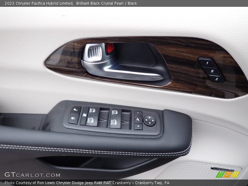 Brilliant Black Crystal Pearl / Black 2023 Chrysler Pacifica Hybrid Limited