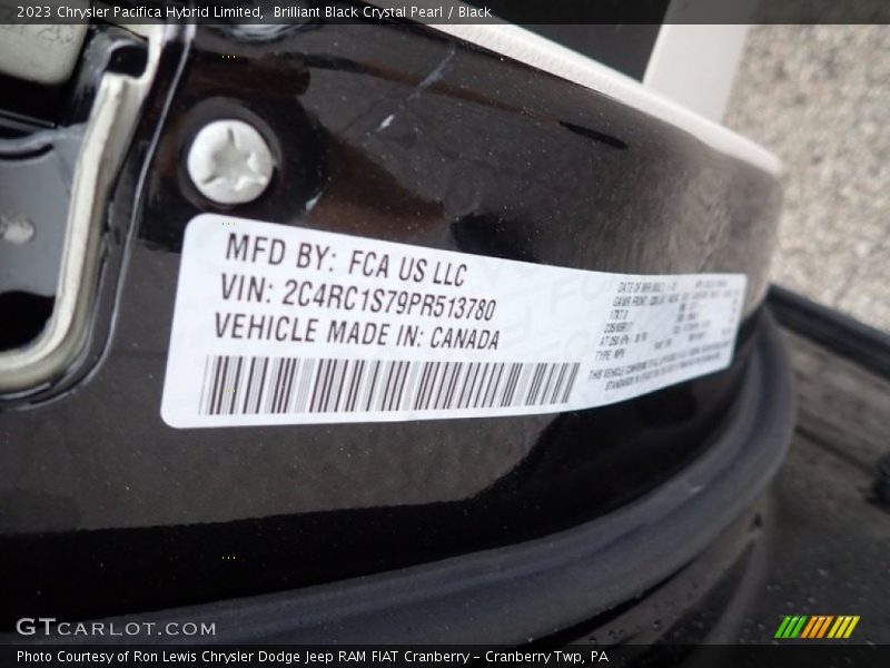Brilliant Black Crystal Pearl / Black 2023 Chrysler Pacifica Hybrid Limited