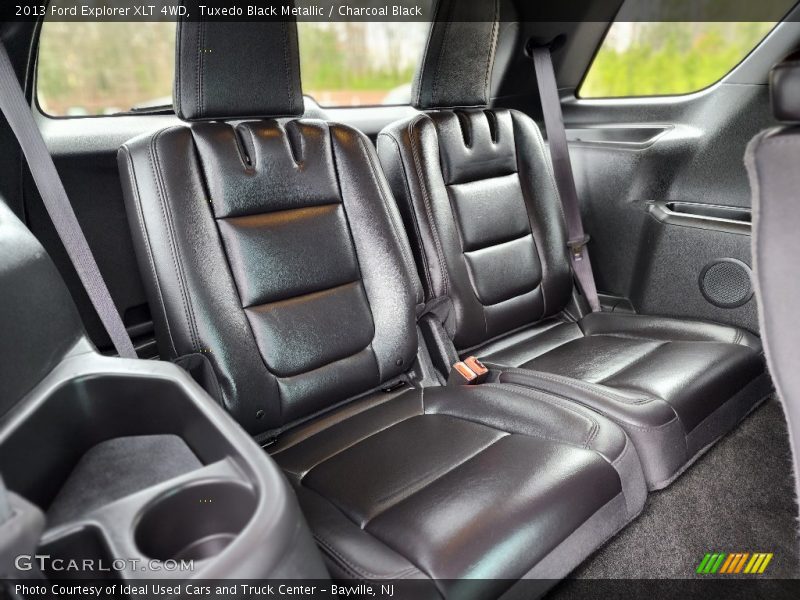 Tuxedo Black Metallic / Charcoal Black 2013 Ford Explorer XLT 4WD