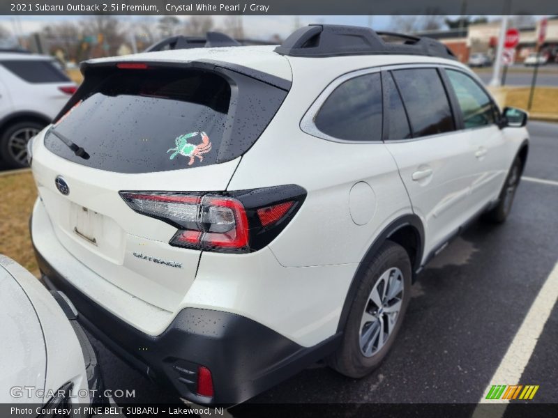 Crystal White Pearl / Gray 2021 Subaru Outback 2.5i Premium